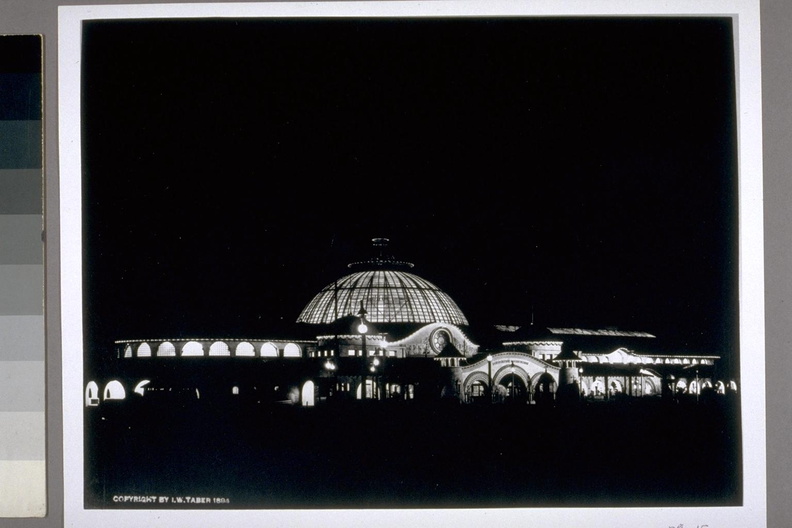 Horticulture and Agriculture Building, night.jpg