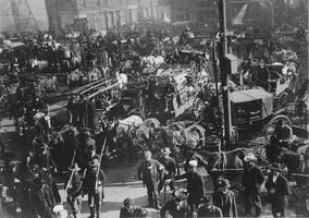San Francisco Earthquake of 1906%2C People leaving the city - NARA - 522958