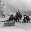 Soldiers looting 1906 fire