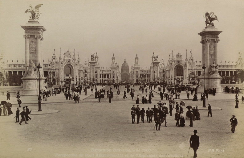 Perspective_du_Pont_Alexandre_III_et_de_l%27esplanade_des_Invalides.jpg