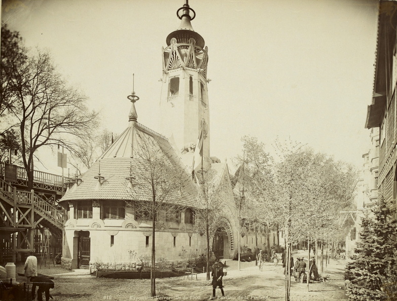 Photograph_of_the_Finnish_pavilion_at_Exposition_Universelle_%281900%29.jpg