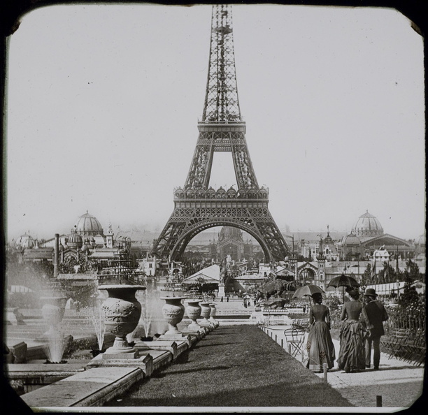 La_Tour_Eiffel_from_North_of_the_Trocadero%2C_1889_-_Flickr_14382709664.jpg