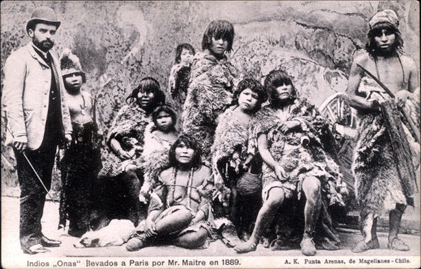 Indios_Onas_llevados_a_Par%C3%ADs_por_Maitre_en_1889.JPG